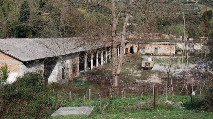 Nga ish-fabrika tek ndërtesat e thjeshta, 8 objekte dalin në ankand në Elbasan, Përmet e Fier